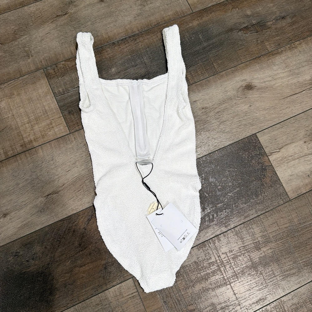 Hunza G Dallas one piece swimsuit in white NWT - Picture 6 of 7